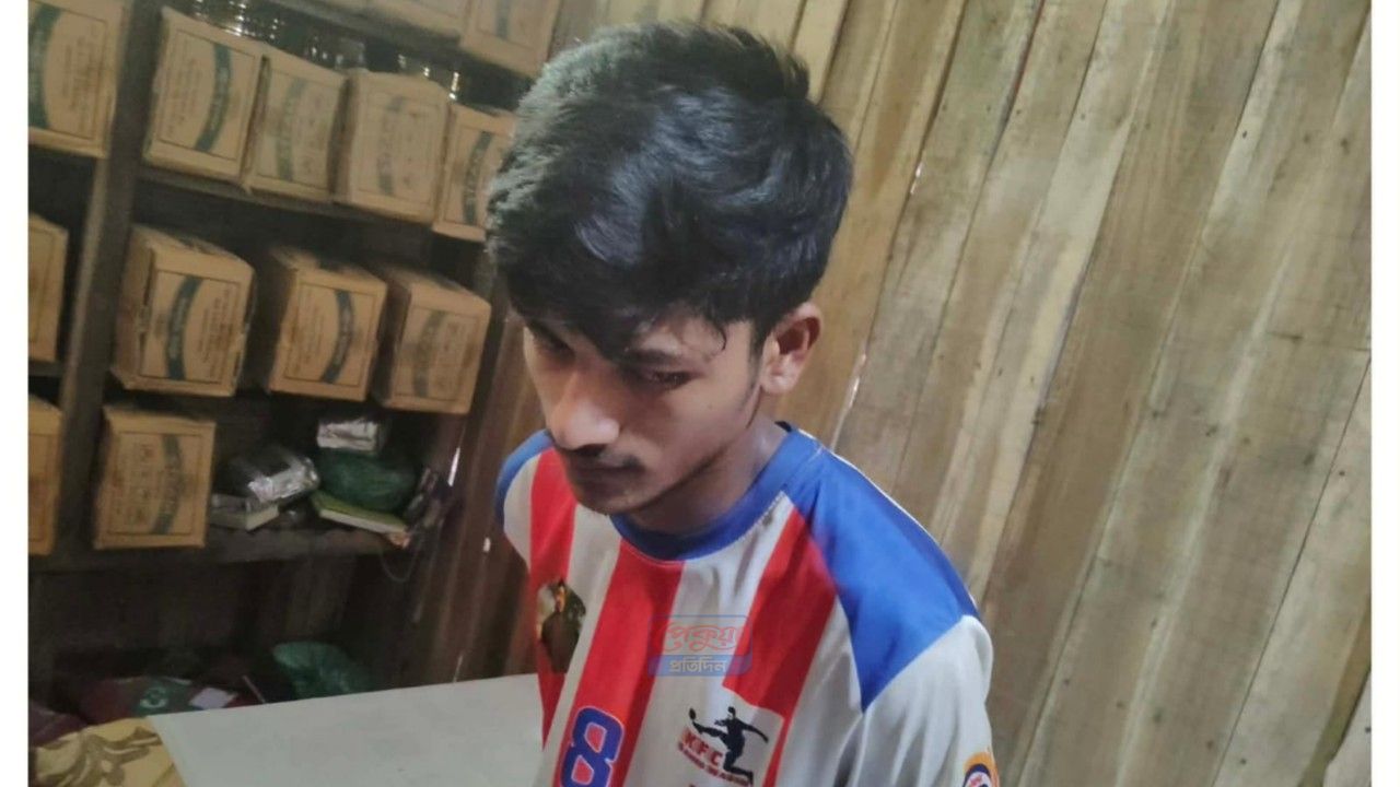 এক মাসে ৪০টি মটর-ব্যাটারি চুরি পেকুয়ায় যুবক আটক, মালামাল উদ্ধার 